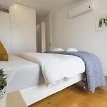 Apartmán Lovely Duplex With Balcony *