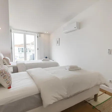 Bright Duplex With Private Terrace In Alcântara Appartement *