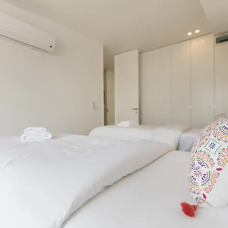 Bright Duplex With Private Terrace In Alcântara Lisboa