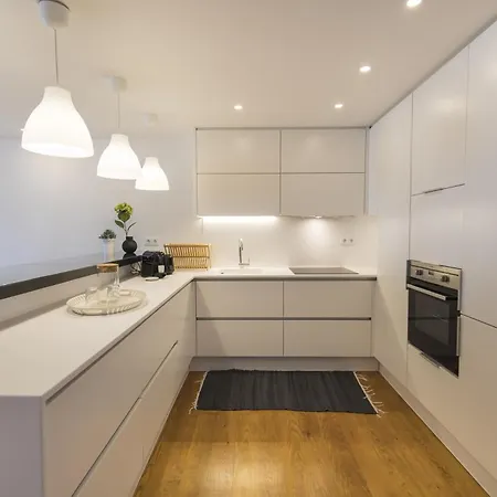 Bright Duplex With Private Terrace In Alcântara * Lisboa