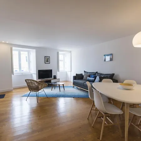 Bright Duplex With Private Terrace In Alcântara *
