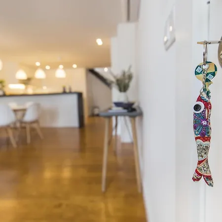 Bright Duplex With Private Terrace In Alcântara