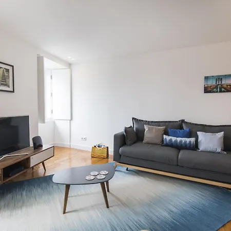 Bright Duplex With Private Terrace In Alcântara Appartement *
