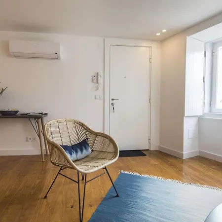 Lovely Duplex With Balcony * ליסבון