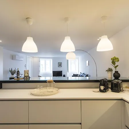 Bright Duplex With Private Terrace In Alcantara Apartament Lizbona
