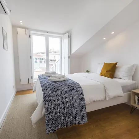 Lovely Duplex With Balcony * Lissabon