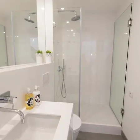 Apartament Bright Duplex With Private Terrace In Alcantara Lizbona