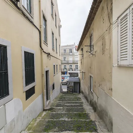 Bright Duplex With Private Terrace In Alcantara * Lizbona