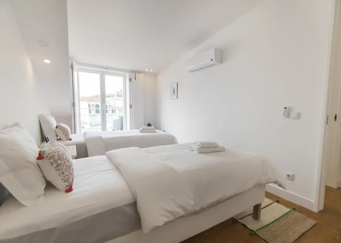 Lovely Duplex With Balcony Apartment *