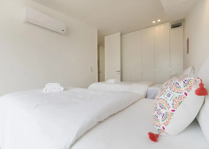 Lovely Duplex With Balcony Lisbon