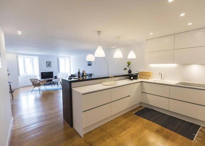 Lovely Duplex With Balcony Lisbon