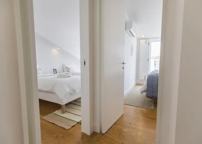 Lovely Duplex With Balcony Lisbon