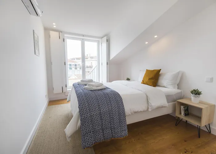 Lovely Duplex With Balcony * Lisbon