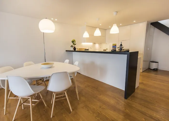 Lovely Duplex With Balcony Apartment *