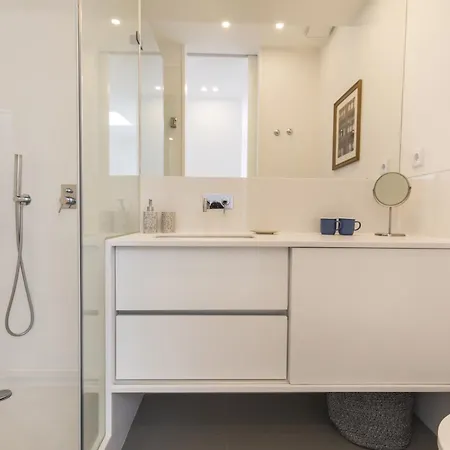 Bright Duplex With Private Terrace In Alcantara Lejlighed Lisboa